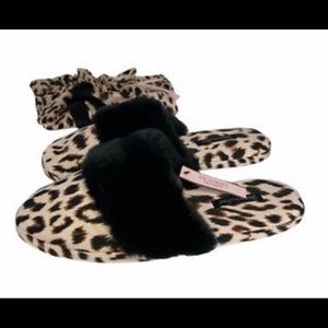 Fur trimmed slipper, cheetah print